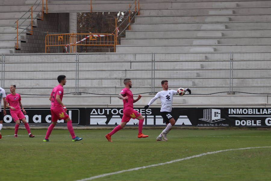 El Burgos CF ha ganado 2-0 a la Ponferradina en el estadio municipal de EL Plantío con goles de Chevi y Andrés