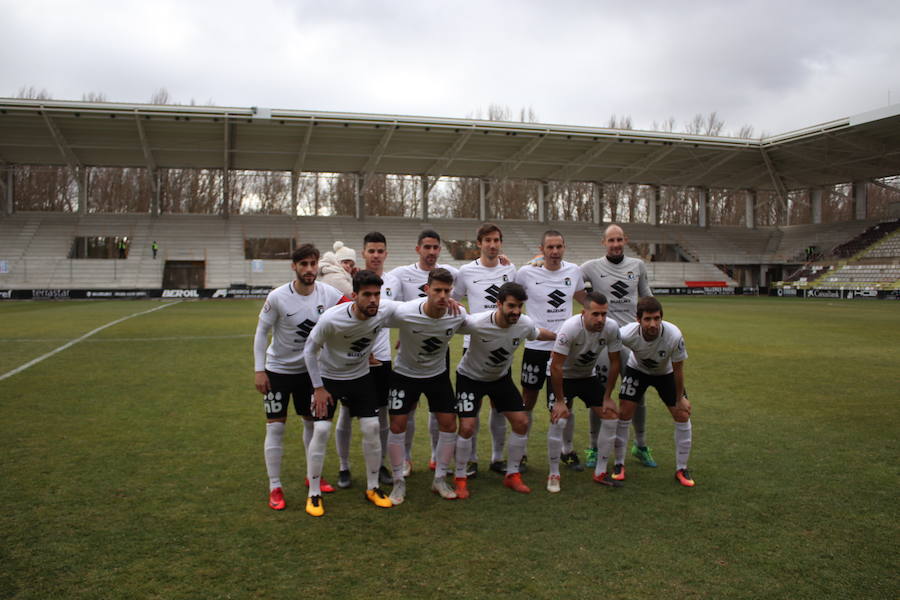 El Burgos CF ha ganado 2-0 a la Ponferradina en el estadio municipal de EL Plantío con goles de Chevi y Andrés