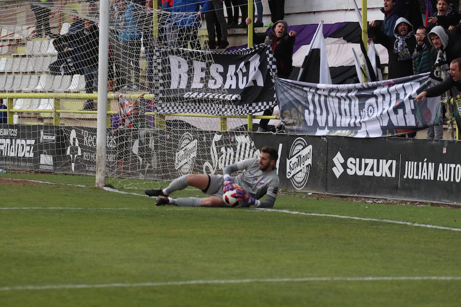 El Burgos CF ha ganado 2-0 a la Ponferradina en el estadio municipal de EL Plantío con goles de Chevi y Andrés