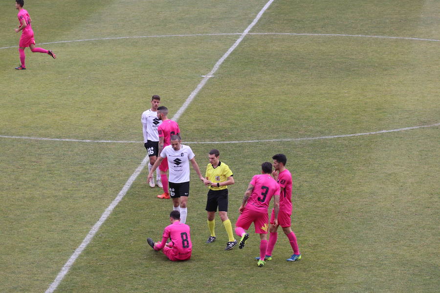 El Burgos CF ha ganado 2-0 a la Ponferradina en el estadio municipal de EL Plantío con goles de Chevi y Andrés