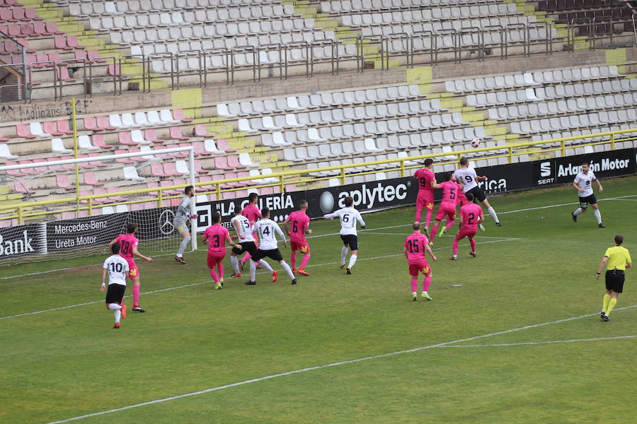 El Burgos CF ha ganado 2-0 a la Ponferradina en el estadio municipal de EL Plantío con goles de Chevi y Andrés