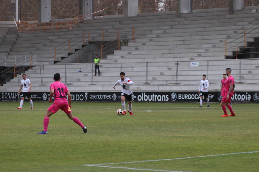 El Burgos CF ha ganado 2-0 a la Ponferradina en el estadio municipal de EL Plantío con goles de Chevi y Andrés