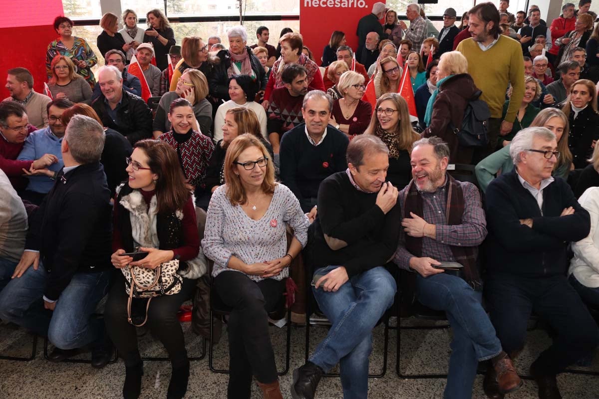 Alrededor de un millar de personas han acudido al Fórum Evolución para acompañar a Luis Tudanca en su presentación oficial como candidato a la Presidencia de la Junta de Castilla y León.