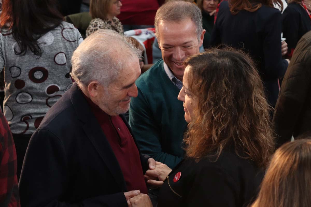 Alrededor de un millar de personas han acudido al Fórum Evolución para acompañar a Luis Tudanca en su presentación oficial como candidato a la Presidencia de la Junta de Castilla y León.