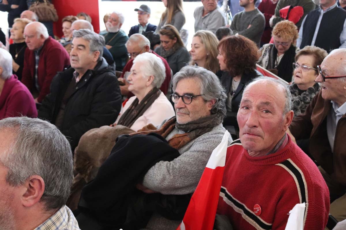 Alrededor de un millar de personas han acudido al Fórum Evolución para acompañar a Luis Tudanca en su presentación oficial como candidato a la Presidencia de la Junta de Castilla y León.