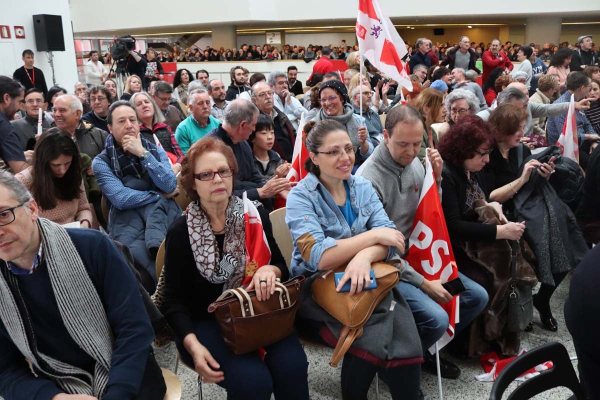 Alrededor de un millar de personas han acudido al Fórum Evolución para acompañar a Luis Tudanca en su presentación oficial como candidato a la Presidencia de la Junta de Castilla y León.