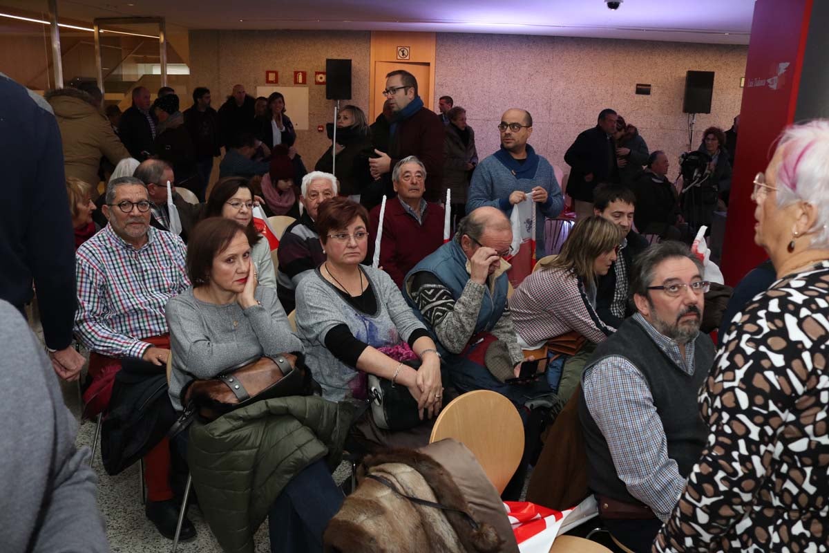 Alrededor de un millar de personas han acudido al Fórum Evolución para acompañar a Luis Tudanca en su presentación oficial como candidato a la Presidencia de la Junta de Castilla y León.