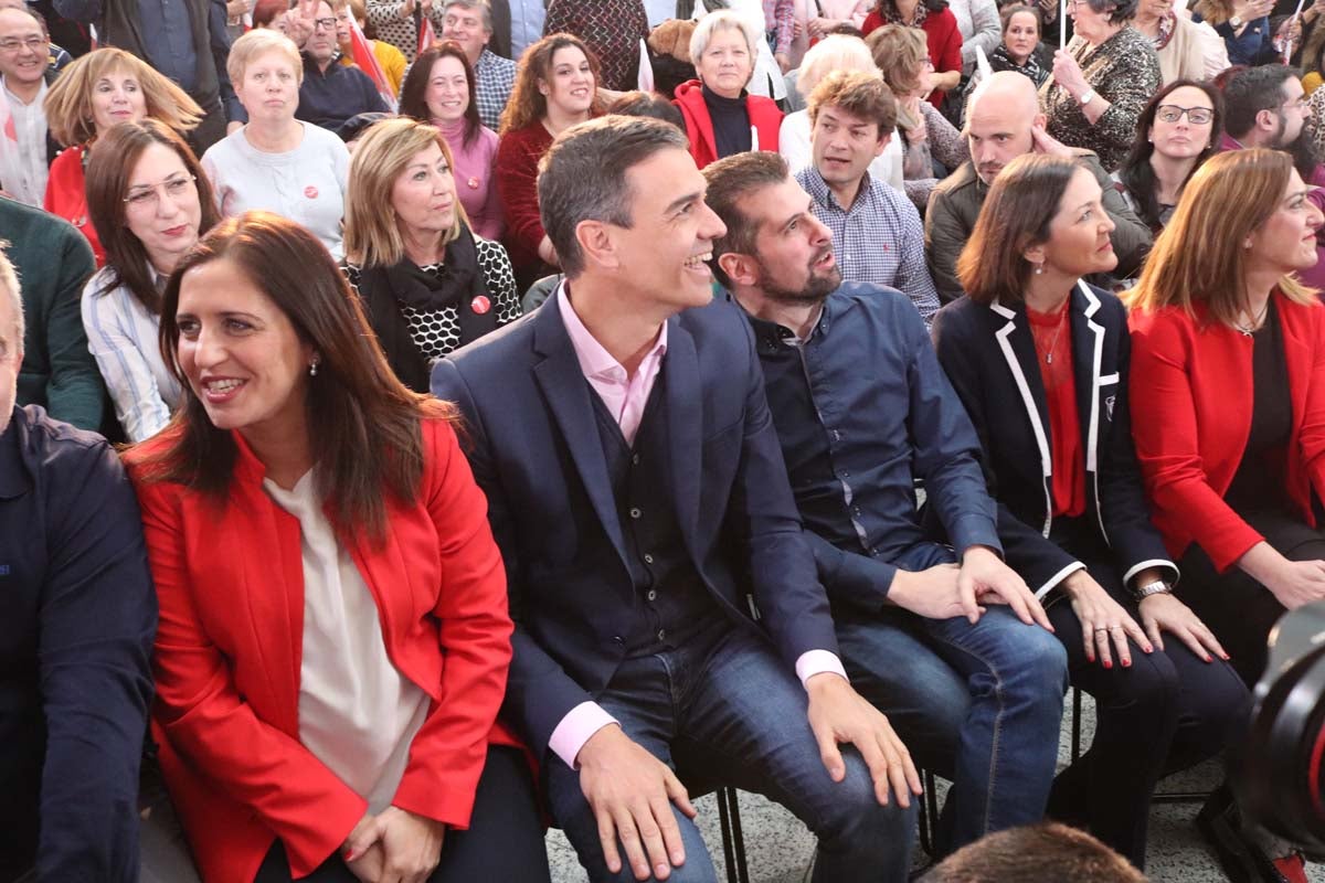 El presidente del Gobierno, Pedro Sánchez, participa en la presentación de la candidatura oficial de Luis Tudanca a la Presidencia de la Junta.