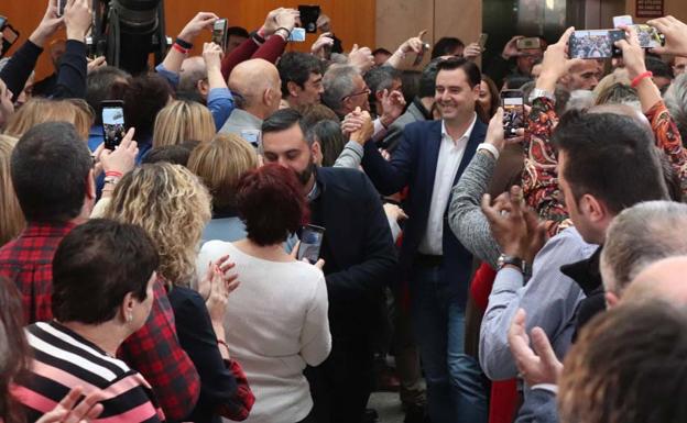 Daniel de la Rosa entrando en el Fórum antes de la presentación de la candidatura de Luis Tudanca. GIT