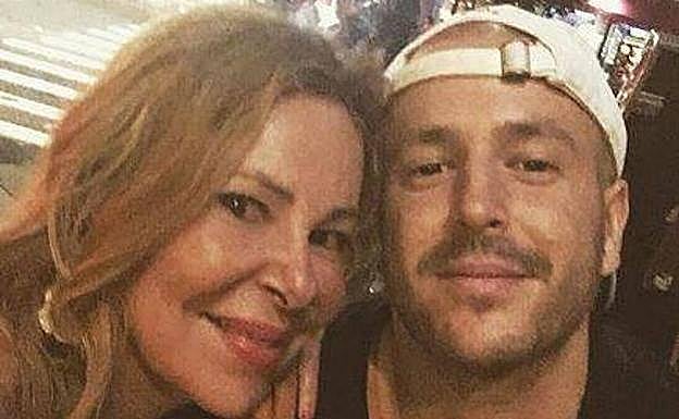 Ana Obregón junto a su hijo, Álex Lequio. 