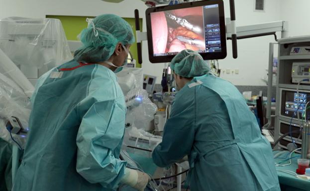 Operacion con el robot 'Da Vinci'