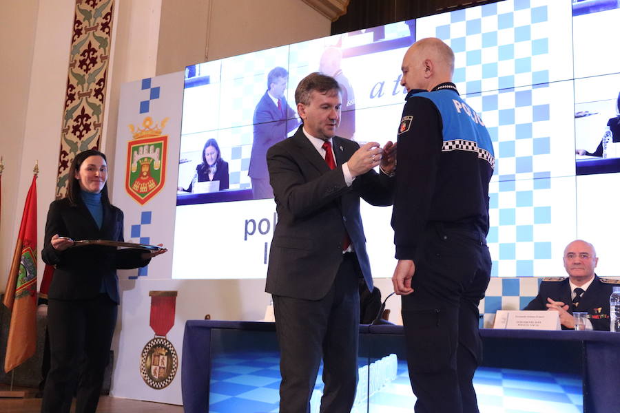 Fotos: La Policía Local de Burgos celebra la fiesta de su patrón, San Sebastián