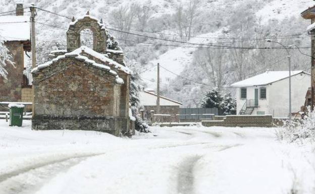 Nieve en la localidad leonesa de Almuzara. 