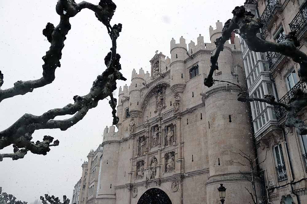 Fotos: Llegan los primeros copos de nieve a Burgos