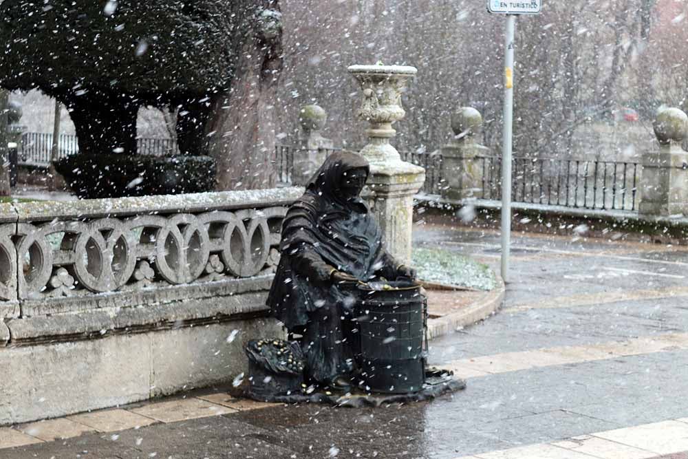 Fotos: Llegan los primeros copos de nieve a Burgos