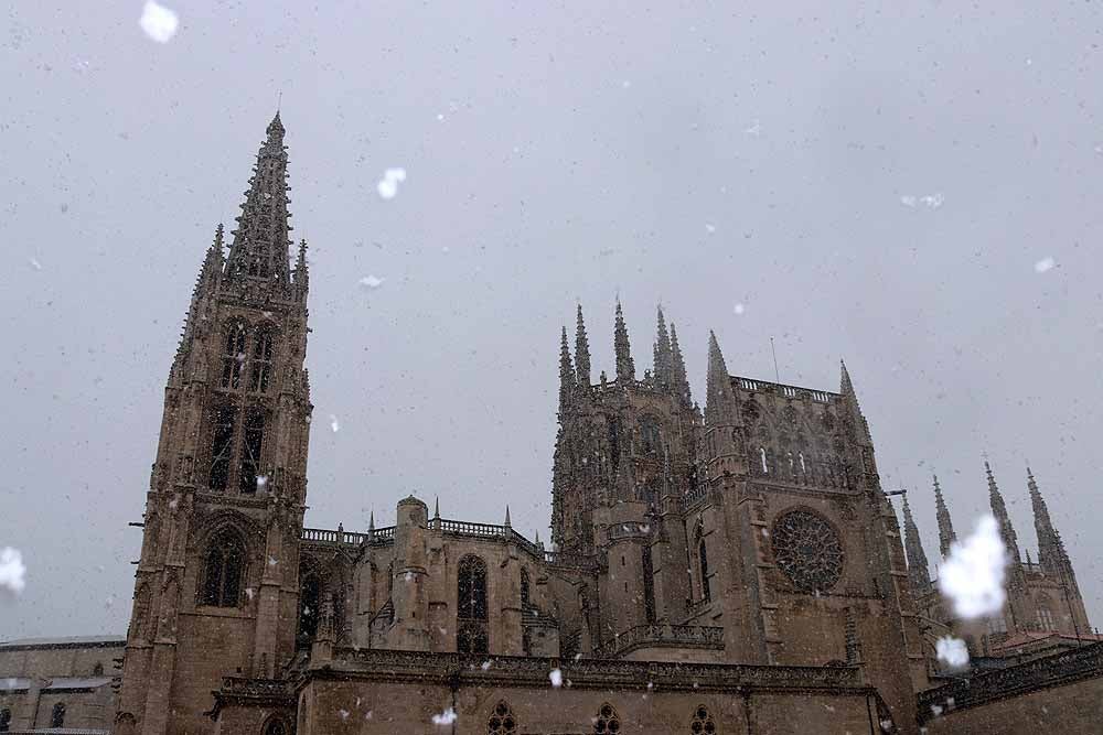 Fotos: Llegan los primeros copos de nieve a Burgos