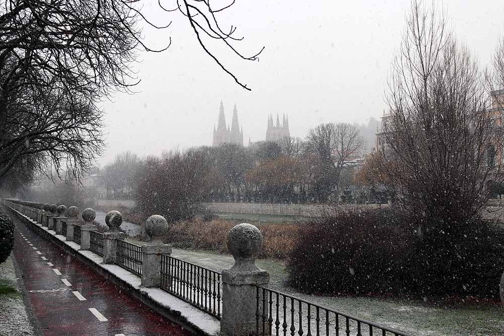 Fotos: Llegan los primeros copos de nieve a Burgos