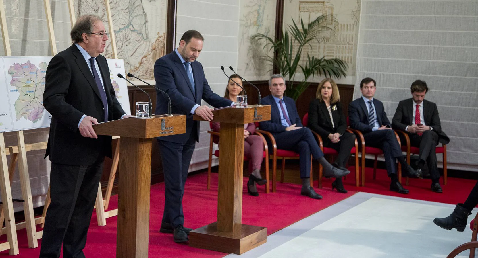 José Luis Ábalos se ha entrevistado hoy con el presidente de la Junta de Castilla y León para analizar el mapa de las infraestructuras de la Comunidad