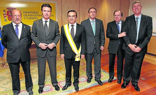 Carlos Ghons, tras recibir la medalla de Isabel II en Madrid, 2012.