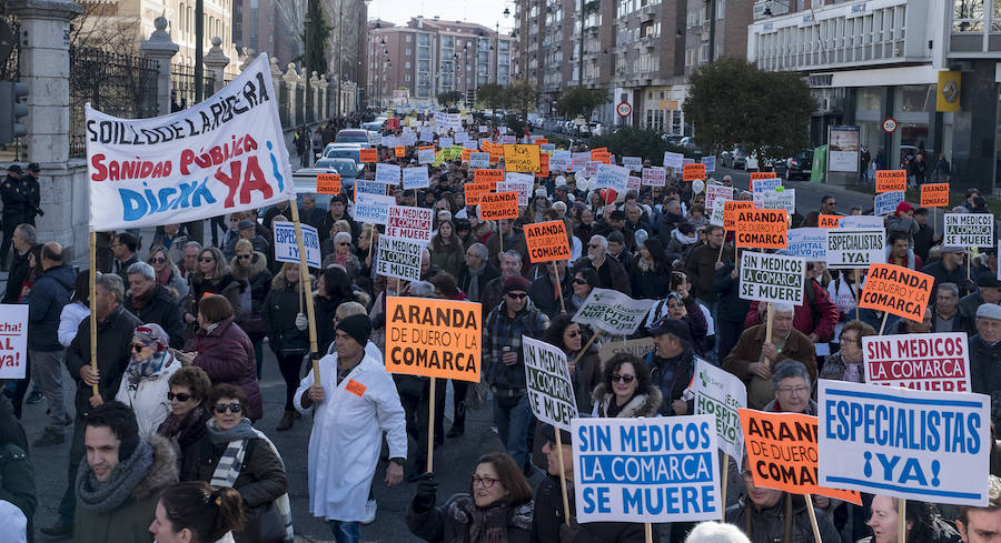 Fotos: Manifestación en Valladolid en defensa de la sanidad pública de Castilla y León