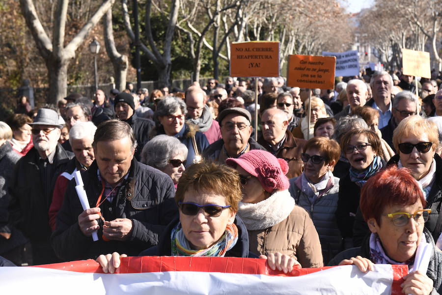 Fotos: Manifestación en Valladolid en defensa de la sanidad pública de Castilla y León