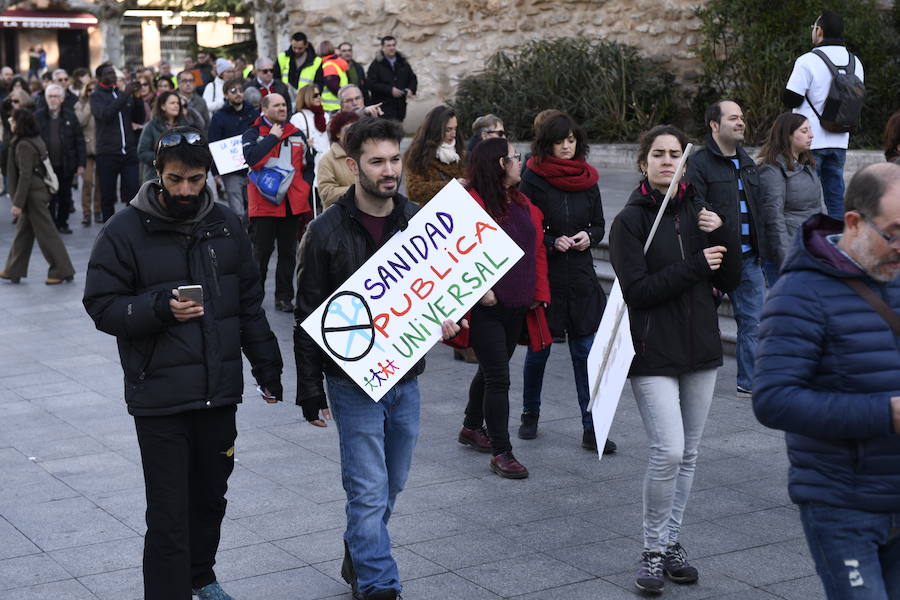 Fotos: Manifestación en Valladolid en defensa de la sanidad pública de Castilla y León