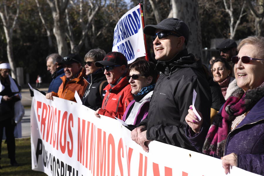 Fotos: Manifestación en Valladolid en defensa de la sanidad pública de Castilla y León