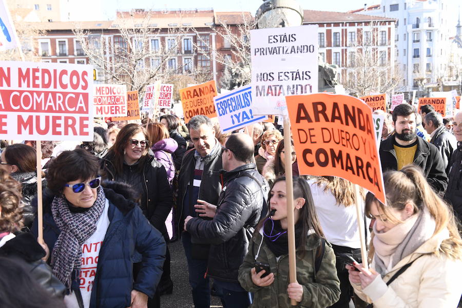 Fotos: Manifestación en Valladolid en defensa de la sanidad pública de Castilla y León