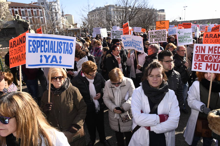 Fotos: Manifestación en Valladolid en defensa de la sanidad pública de Castilla y León