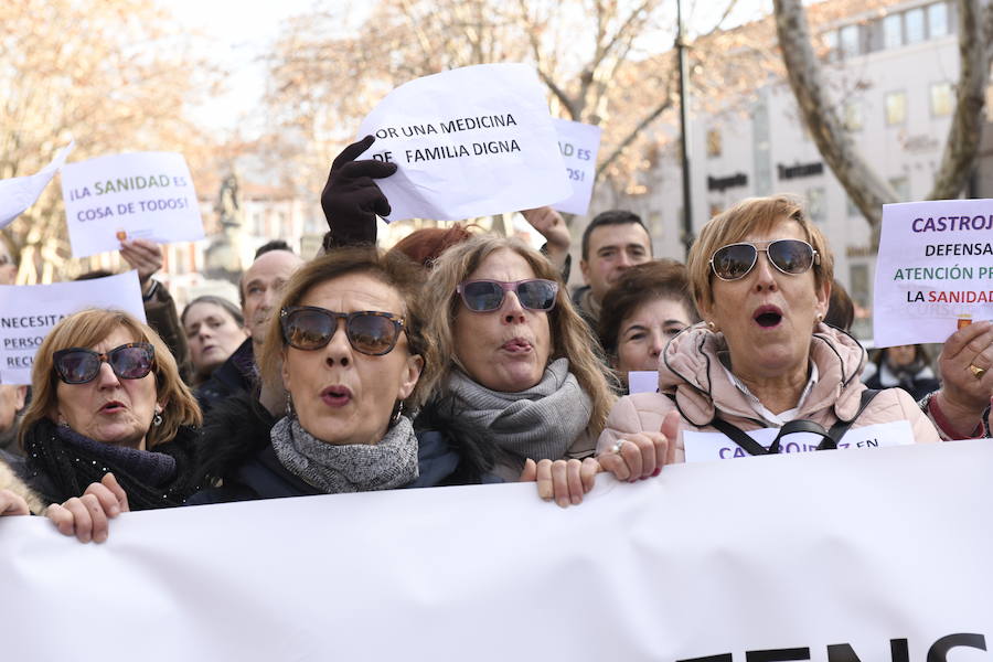 Fotos: Manifestación en Valladolid en defensa de la sanidad pública de Castilla y León