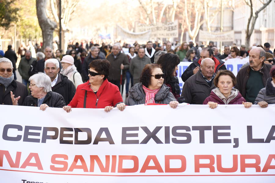 Fotos: Manifestación en Valladolid en defensa de la sanidad pública de Castilla y León