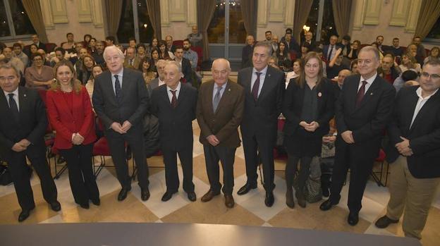 El Colegio Oficial de Aparejadores y Arquitectos Técnicos de Burgos (COAATBU) entrega sus distinciones de honor. 