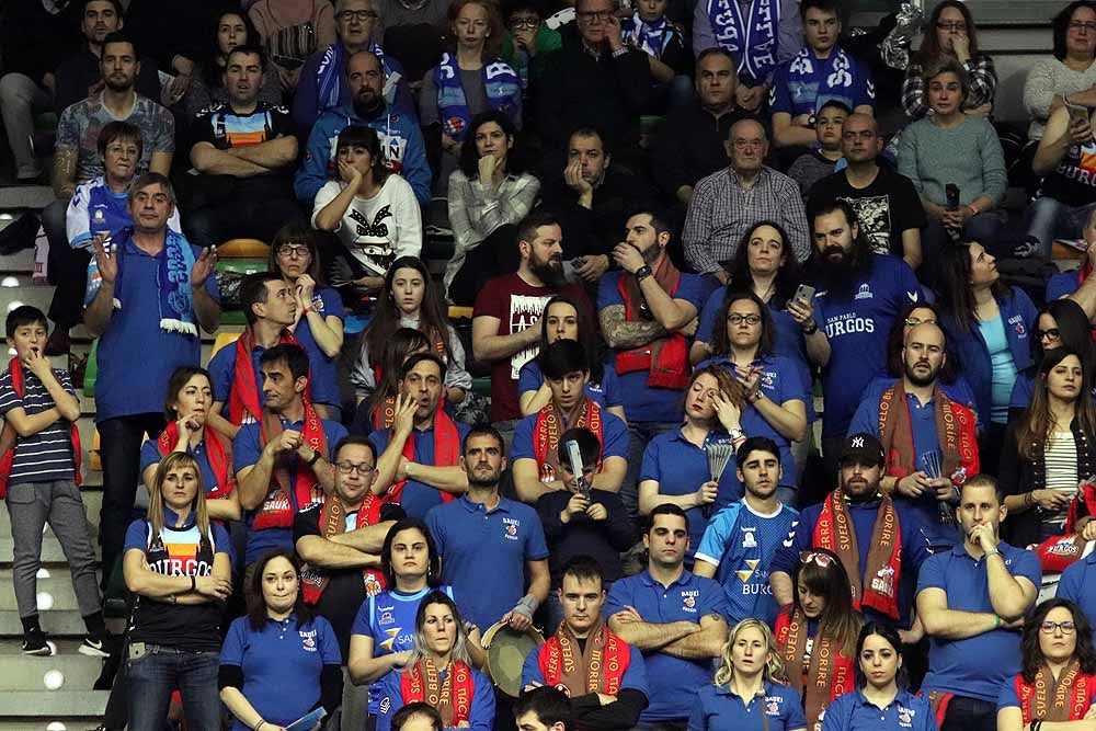 Fotos: Si has estado en el Coliseum viendo al San Pablo Burgos con el Guipuzcoa Basquet, búscate