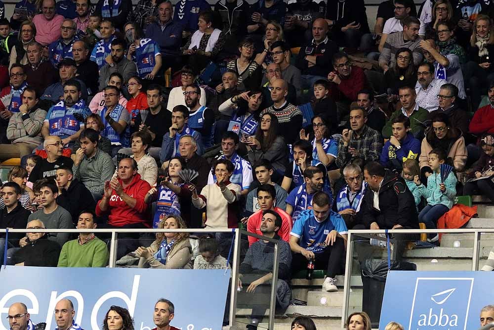 Fotos: Si has estado en el Coliseum viendo al San Pablo Burgos con el Guipuzcoa Basquet, búscate