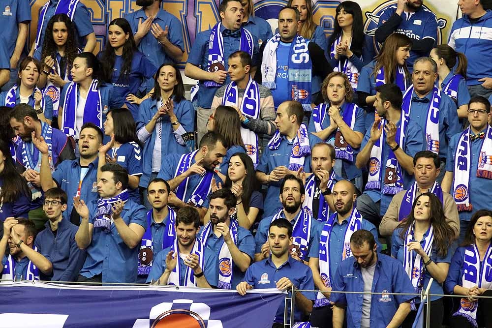 Fotos: Si has estado en el Coliseum viendo al San Pablo Burgos con el Guipuzcoa Basquet, búscate