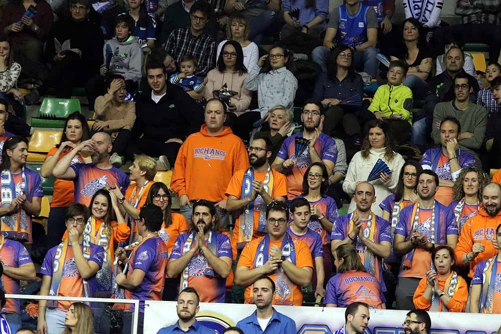 Fotos: Si has estado en el Coliseum viendo al San Pablo Burgos con el Guipuzcoa Basquet, búscate