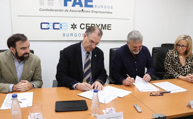 FAE y la Fundación Lesmes firman su convenio de colaboración. 
