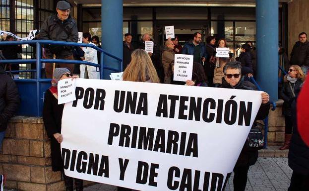 Protesta por la sanidad en el Centro de Salud de Los Cubos. 