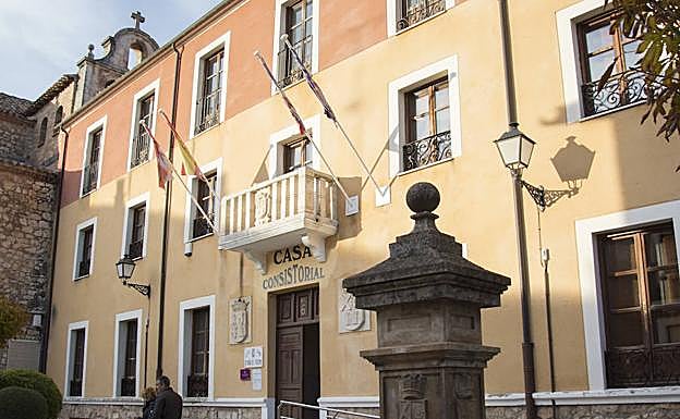 Fachada del Ayuntamiento de Lerma. 