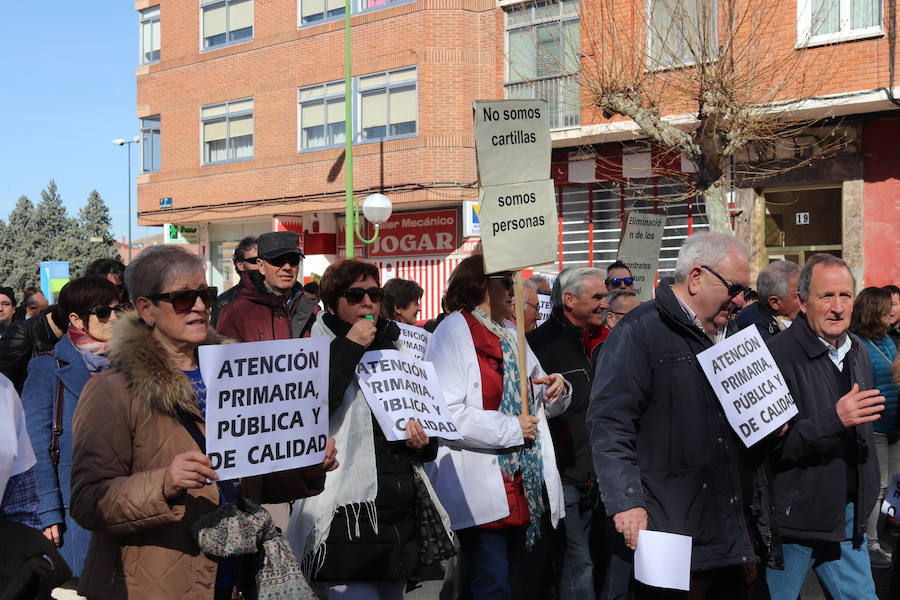 Fotos: Imágenes de la manifestación por la Atención Primaria en Burgos