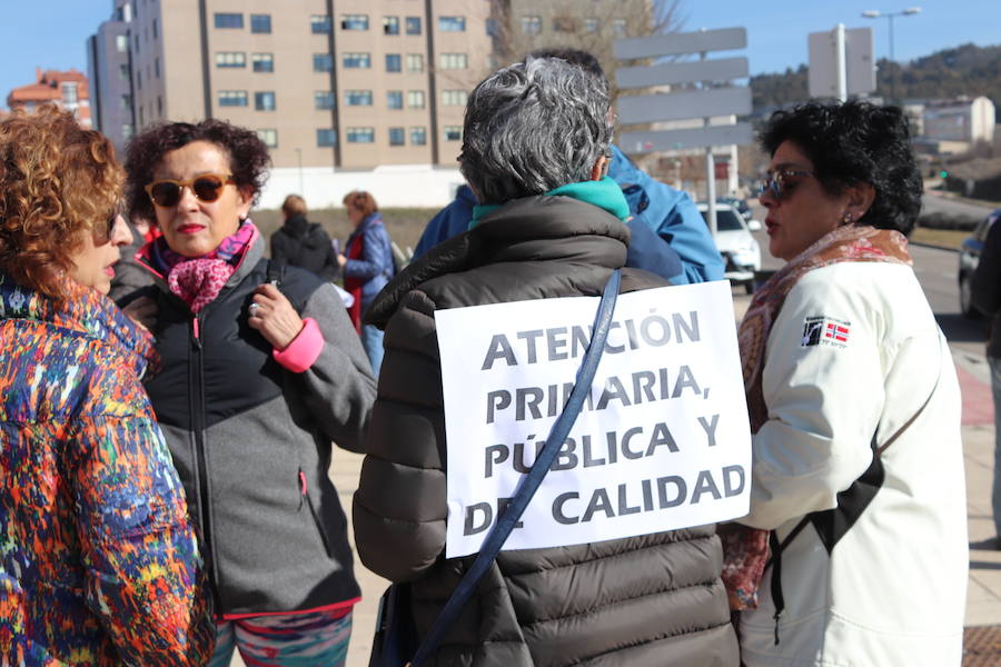 Fotos: Imágenes de la manifestación por la Atención Primaria en Burgos