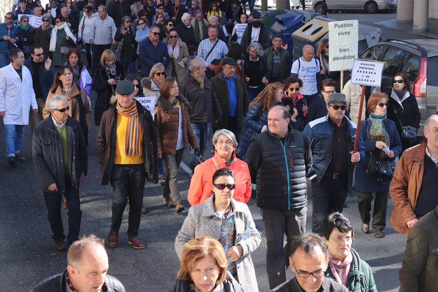 Fotos: Imágenes de la manifestación por la Atención Primaria en Burgos