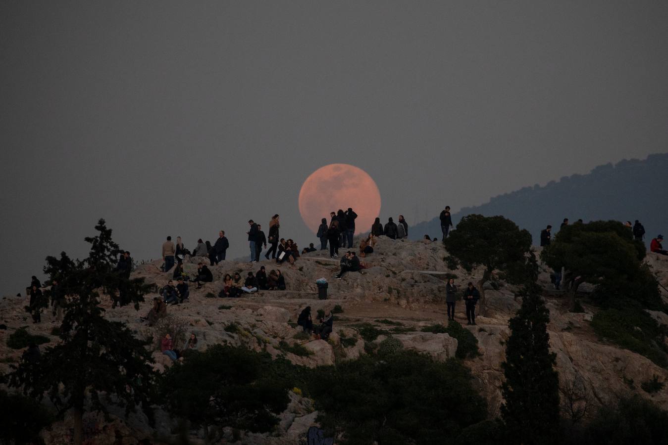 Un fenómeno que ocurre cuando la luna llena se encuentra en su perigeo, el punto más cercano a la Tierra, y en esta ocasión es llamada 'de nieve' porque se produce en un periodo de grandes nevadas en el hemisferio norte