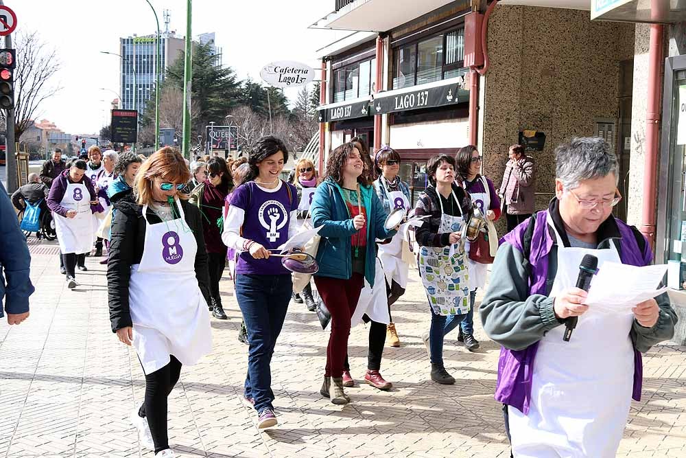 Las asociaciones feministas La Rueda e Hypatia se han manifestado este sábado para animar a la sociedad a participar en la manifestación del próximo 8-M