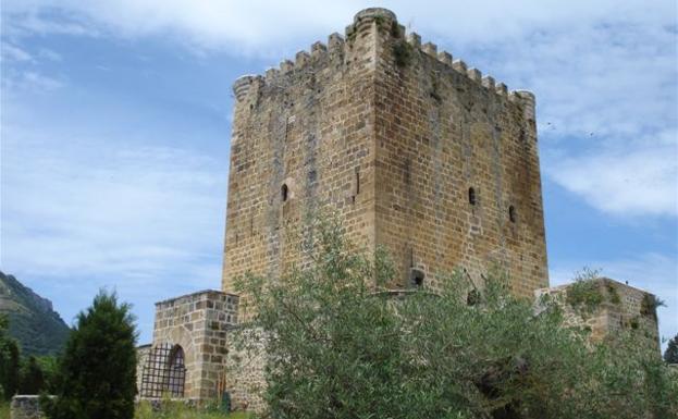 Imagen de la fachada del castillo de los Velasco. 