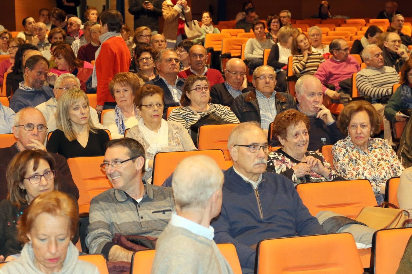 El especialista en nutrición y endocrino ofreció la ponencia 'Alimentos buenos para nuestro corazón'