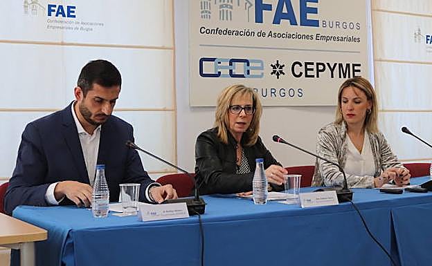 Un momento de la presentaciòn en la Casa del Empresario