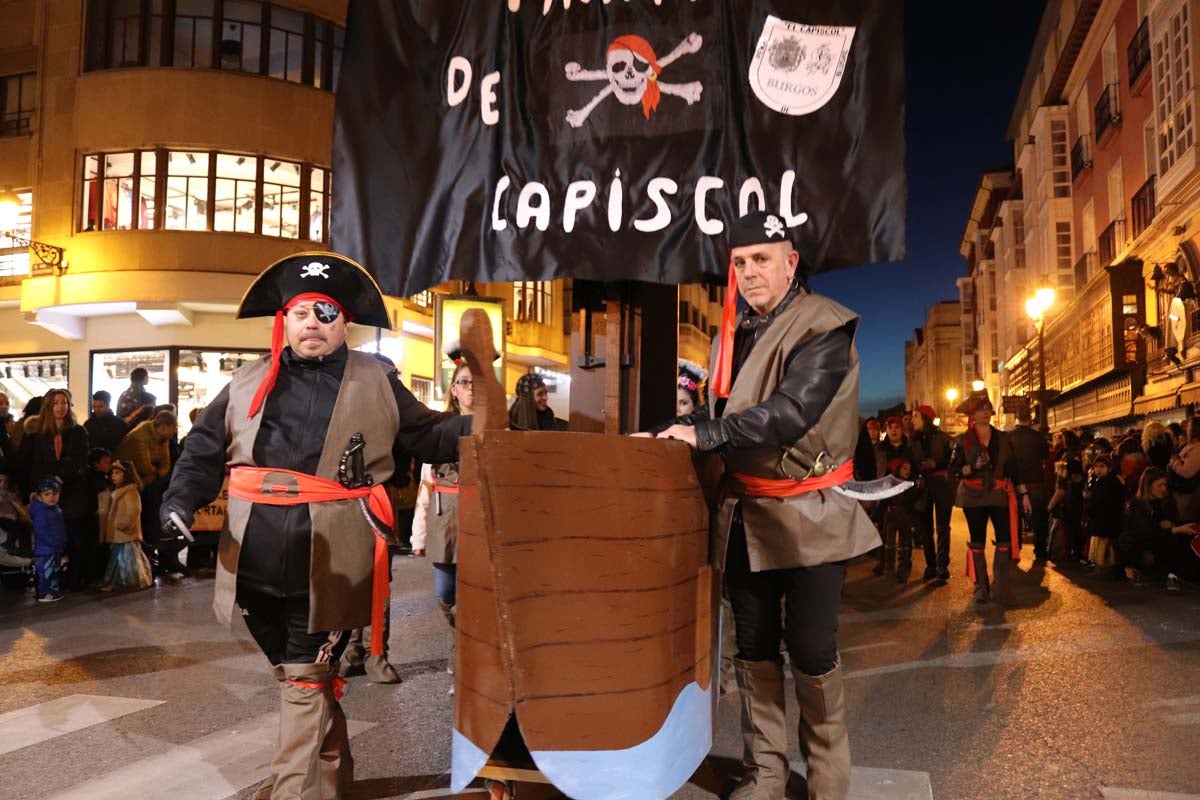 Miles de burgaleses disfrutan del Carnaval por las calles de la ciudad.