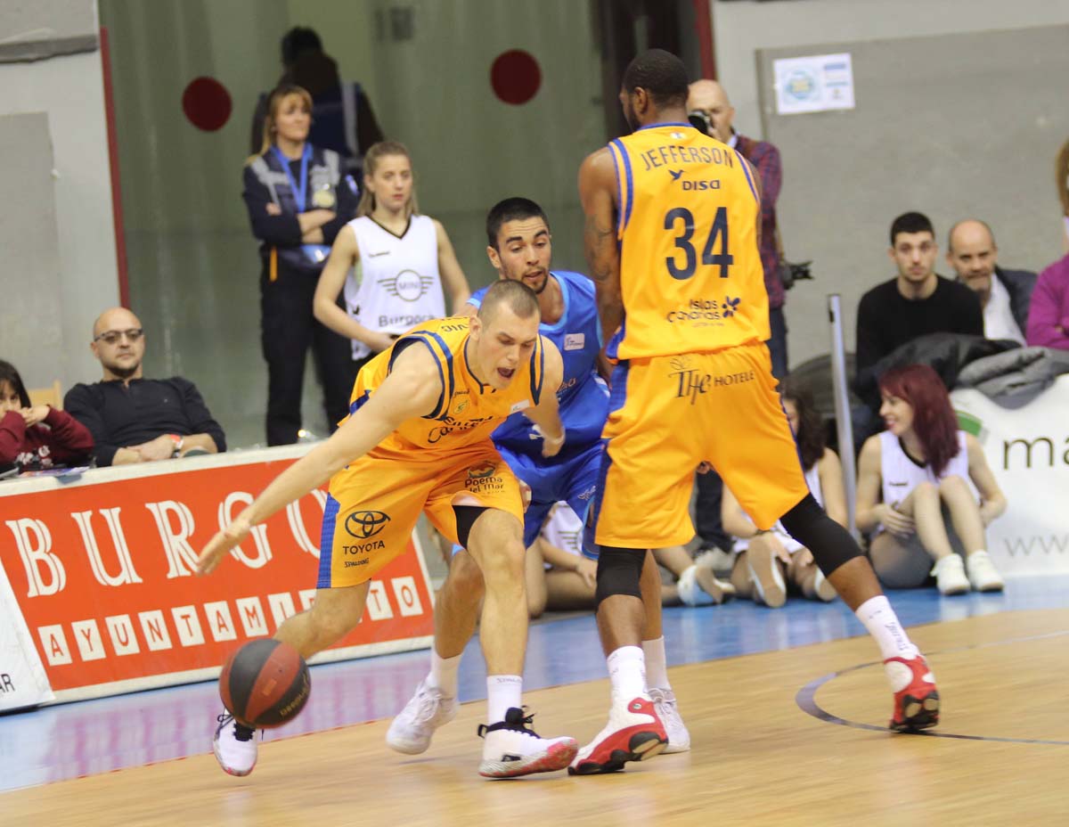 Imágenes de la victoria cosechada por el San Pablo Burgos frente al Herbalife Gran Canaria en el Coliseum. 