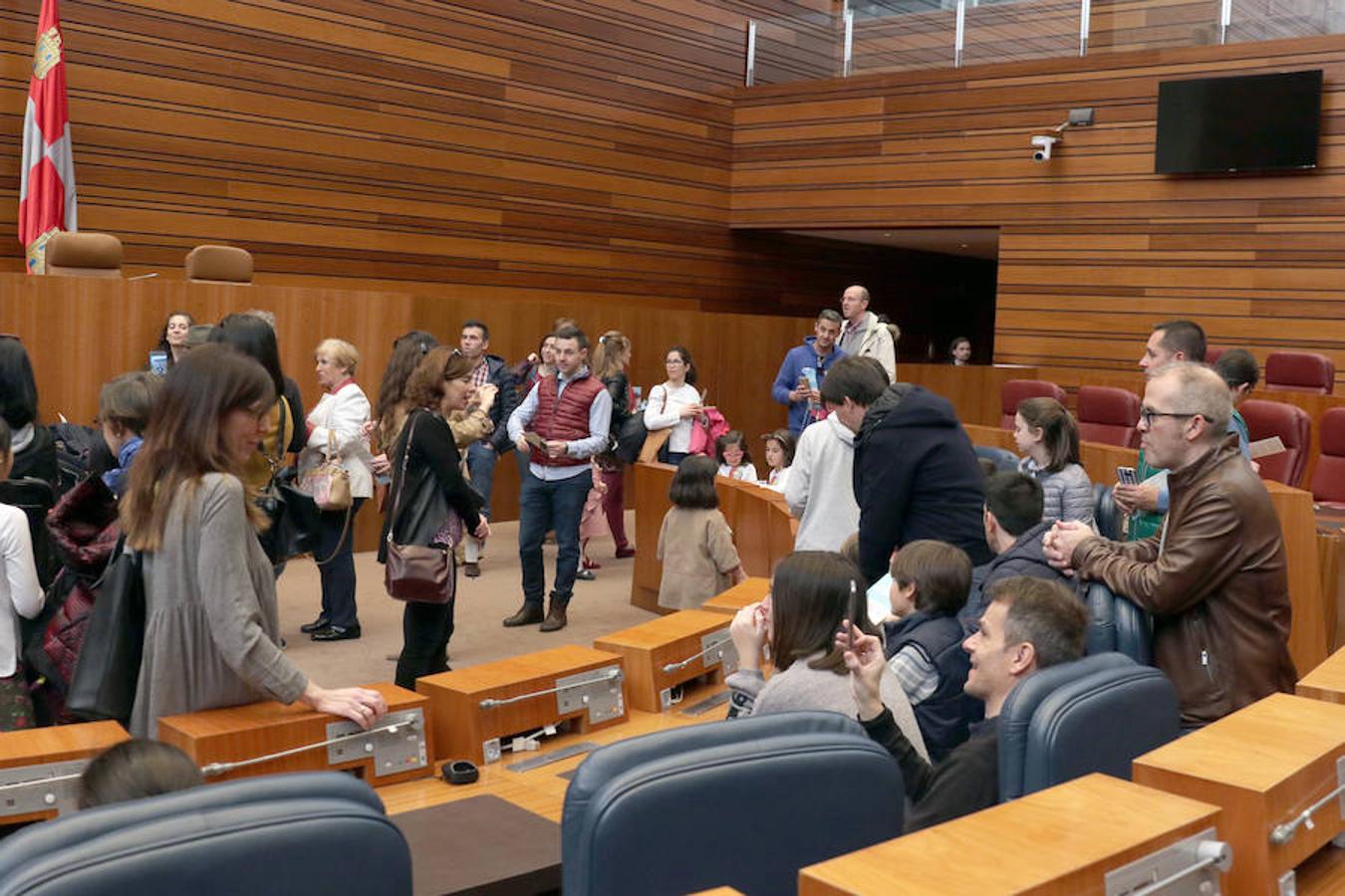 Fotos: Jornada de puertas abiertas en las Cortes de Castilla y León